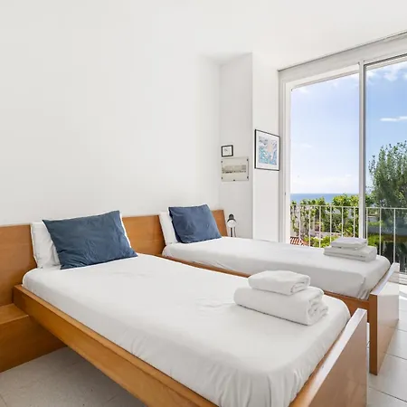 Casa Mediterranea Con Jardin Y Piscina Privada Holiday home Masnou
