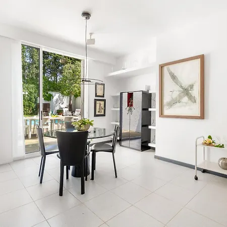 Holiday home Casa Mediterranea Con Jardin Y Piscina Privada
