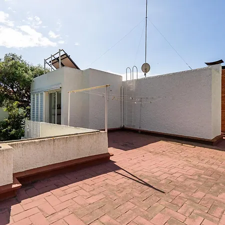 Casa Mediterranea Con Jardin Y Piscina Privada