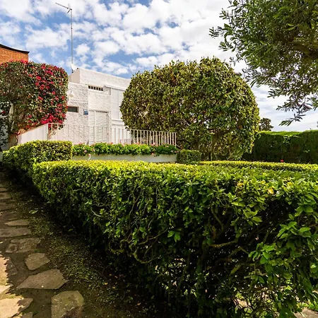 Дом отдыха Casa Mediterranea Con Jardin Y Piscina Privada